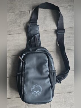 Harley-Davidson Black Leatherette Sling Pack with Logo